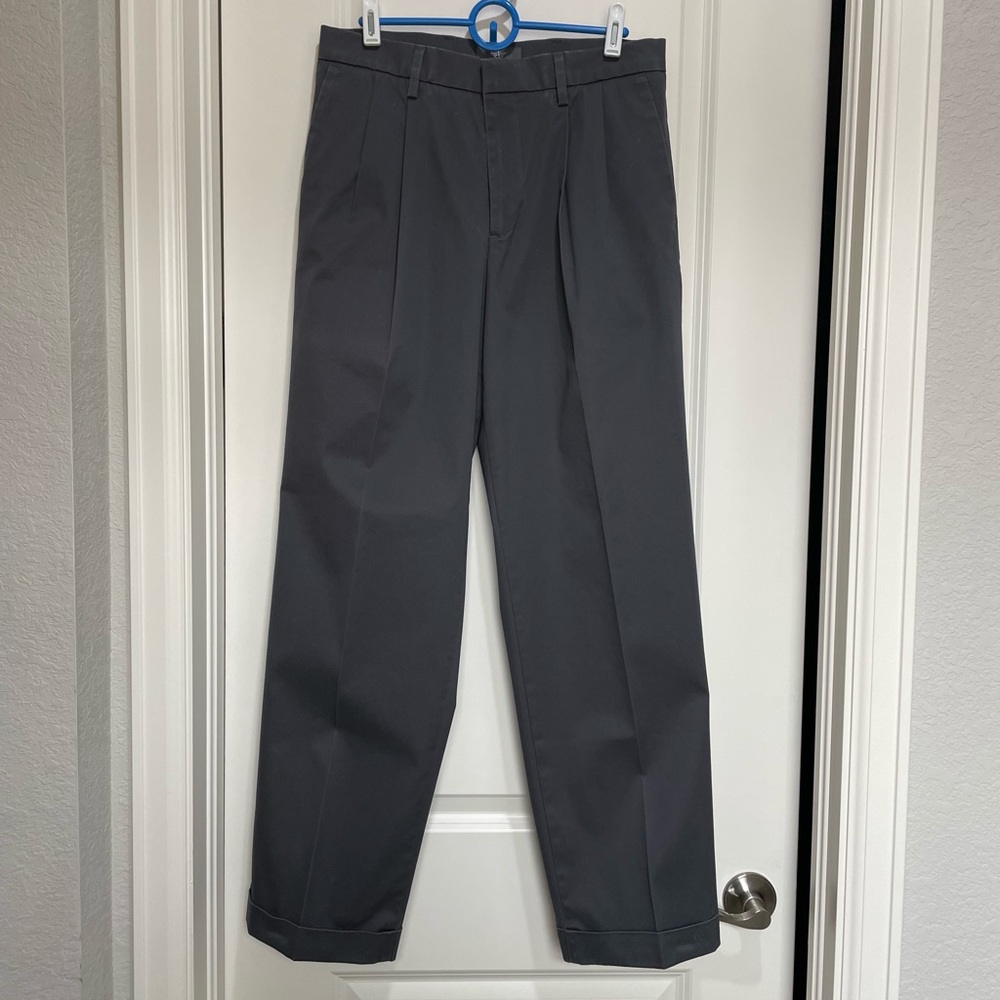 Dockers Iron Free Khaki Classic Fit D3 dark gray 30x32